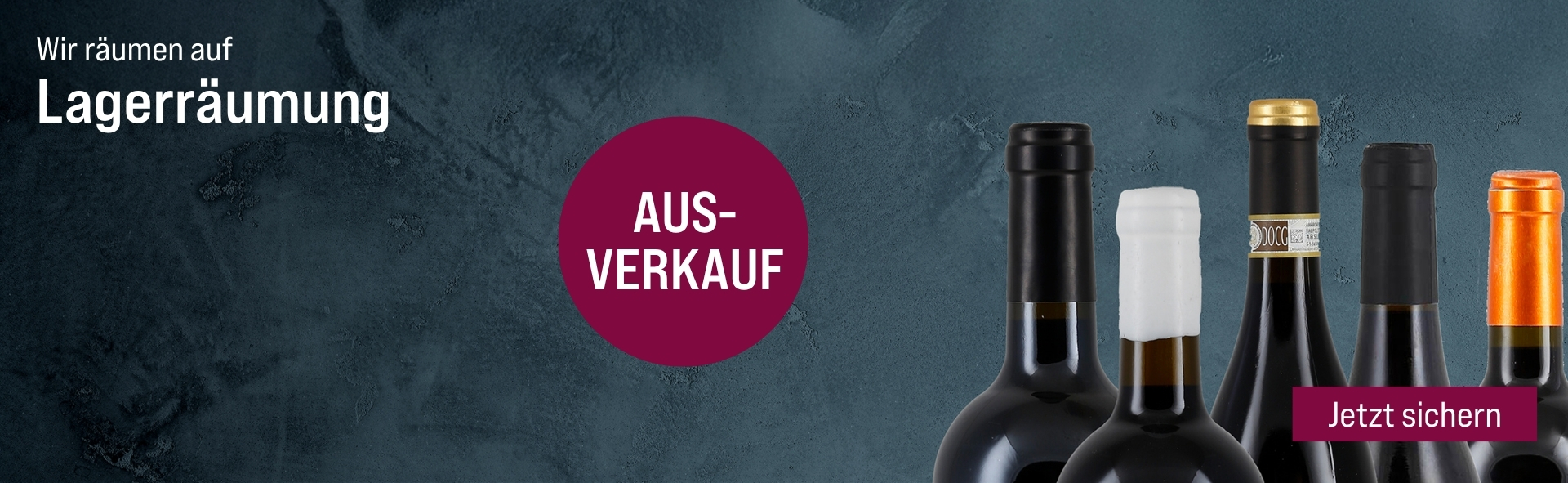 Silkes Weinkeller Weinaktion mit dem Slogan "Wir räumen auf - Inventur. Lagerräumung". Grauer Hintergrund mit fünf Flaschenhälsen auf der rechten Seite. Hinweis auf "Ausverkauf". Unten Button "Jetzt sichern". | KI-generiert