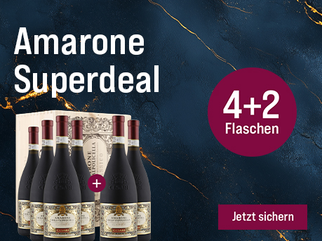 Silkes Weinkeller Weinaktion mit dem Slogan "Gratisaktion im Oktober. Amarone Superdeal". Blauer Hintergrund mit goldenen Akzenten, darauf abgebildet 6 Flaschen Wein. Hinweis auf "4+2 Flaschen". Unten Button "Jetzt sichern".