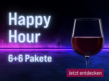 Silkes Weinkeller Weinaktion mit dem Slogan "Happy Hour. 6+6 Pakete". Blau-lilafarbener Hintergrund, davor ein Glas Rotwein. Unten Button "Jetzt entdecken".