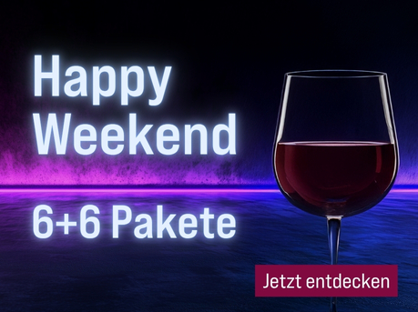 Silkes Weinkeller Weinaktion mit dem Slogan "Happy Weekend. 6+6 Pakete". Blau-lilafarbener Hintergrund, davor ein Glas Rotwein. Unten Button "Jetzt entdecken".