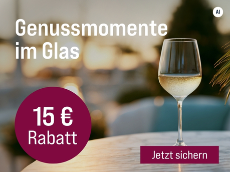 Silkes Weinkeller Weinaktion mit dem Slogan "Ein Dankeschön an Sie: 15 € Preisvorteil ab 99 € Mindestbestellwert. Genussmomente im Glas". Im Hintergrund ein Glas Weißwein auf einem Tisch. Hinweis auf "15 € Rabatt". Unten Button "Jetzt sichern". | KI-generiert