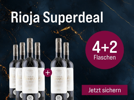 Silkes Weinkeller Weinaktion mit dem Slogan "Gratisaktion im Oktober. Rioja Superdeal". Blauer Hintergrund mit goldenen Akzenten, davor  6 Flaschen Escudero Solar de Becquer Gran Reserva 2011. Hinweis auf "4+2 Flaschen". Unten Button "Jetzt sichern". | KI-generiert