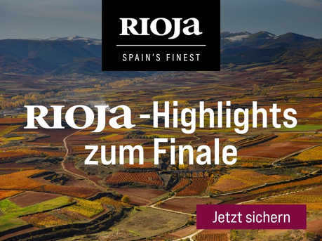 Silkes Weinkeller Weinaktion mit dem Slogan "Entdecken Sie charakterstarke Weine aus Spaniens Top-Region. Rioja-Highlights zum Finale". Im Hintergrund eine Berglandschaft. Hinweis auf "Rioja. Spain's Finest". Unten Button "Jetzt sichern". | KI-generiert