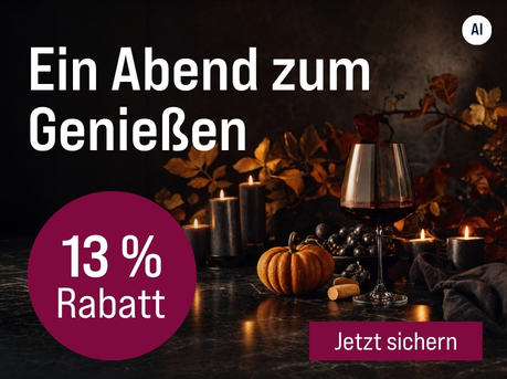 Silkes Weinkeller Weinaktion mit dem Slogan "Nur zu Halloween: Ihre Weinauswahl zu besonderen Konditionen. Ein Abend zum Genießen". Im Hintergrund Kerzen, ein Kürbis und ein Glas Rotwein. Hinweis auf "13 % Rabatt". Unten Button "Jetzt sichern". | KI-generiert