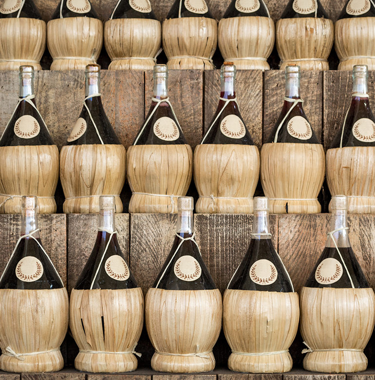 Der Chianti zählt zu den großen Export-Schlagern unter den italienischen Weinen. Erfahren Sie hier, was man über den roten Italiener wissen sollte.