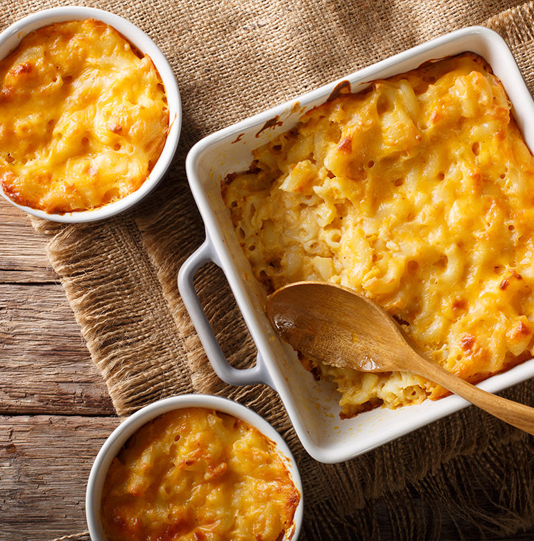 Die milde Aromatik dieses Schnittkäses macht ihn zum regelmäßigen Speise-Begleiter. Aber passt Butterkäse auch zu Wein? Und steckt in dieser Sorte echte Butter?