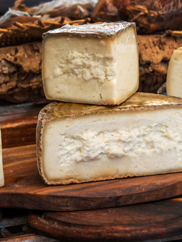 Dieser italienische Käse entstand bereits früh und entwickelte sich zu einem international weit verbreiteten Genuss.