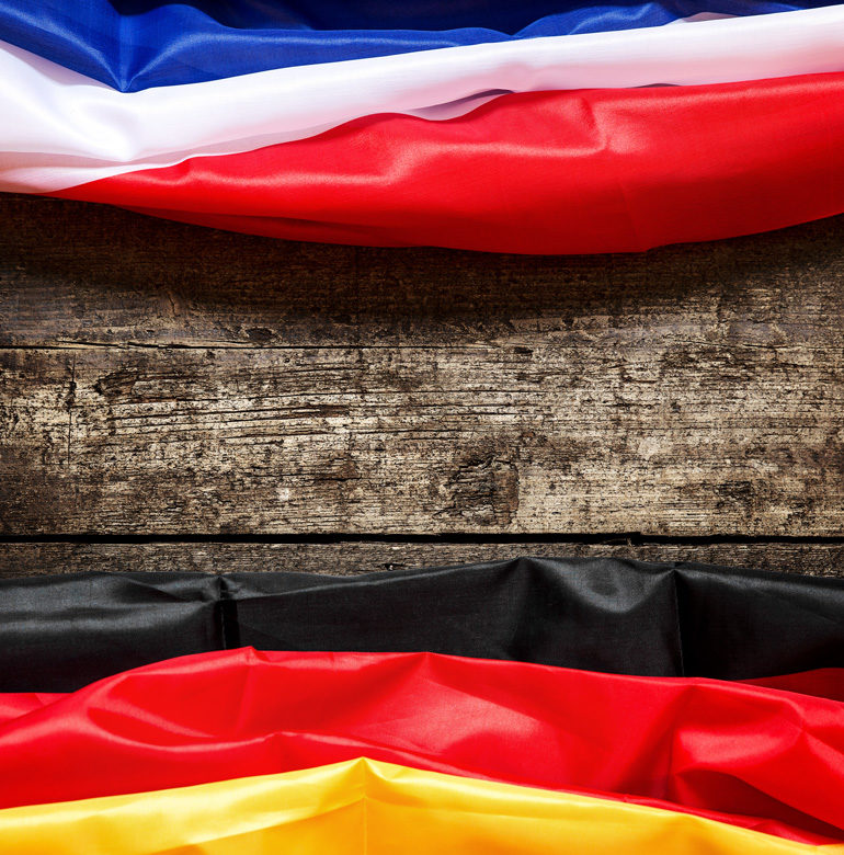 Flaggen für den Deutsch-Französisch Tag