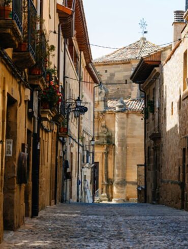 Kleine Gasse in Rioja